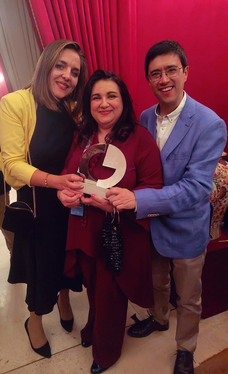 Cardio_H12O's tweet image. 🏆Enhorabuena al proyecto multicéntrico “Toma de decisiones compartida en insuficiencia cardíaca: mejorando la calidad de vida del cuidador” (M.J.Vicente Galán, H.Fundación Alcorcón; F.Aguilar y R. Gutiérrez, H.12O) por el Premio Calidad Percibida XI Premios Enfermería FUDEN 25👏🏻