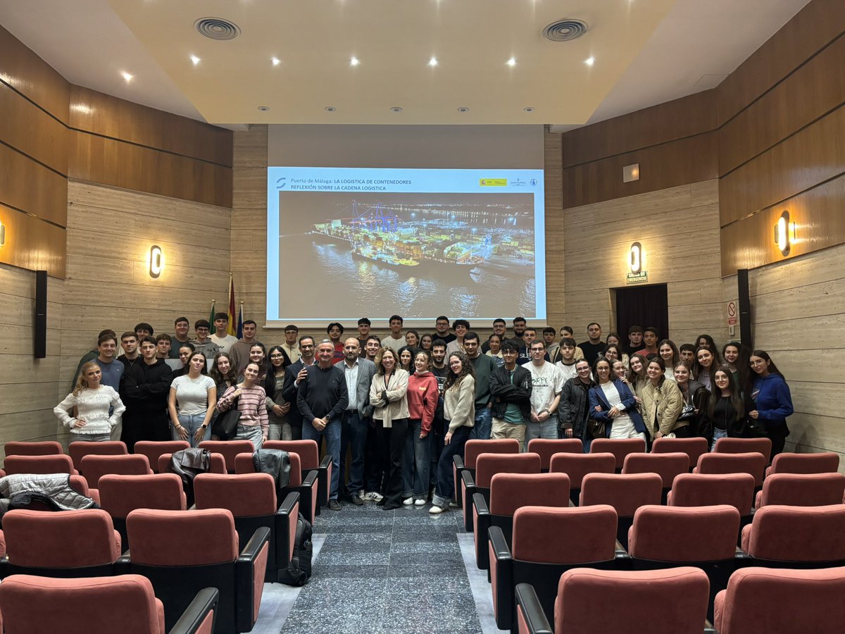 Hoy hemos recibido en nuestro puerto a los alumnos de Ingeniería Industrial de la Universidad de Málaga para una presentación sobre el funcionamiento del Puerto de Málaga (logística, cruceros, megayates y proyectos de futuro)