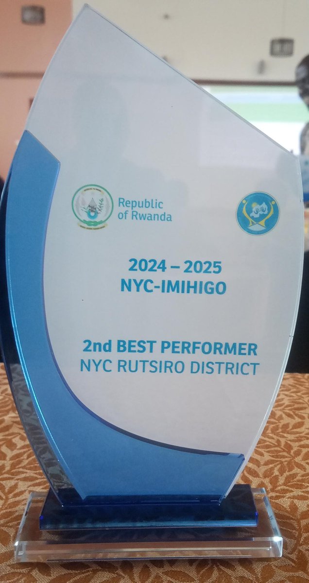 RutsiroDistrict's tweet photo. #Rutsiro: Inama y'igihugu y'urubyiruko mu karere ka Rutsiro yaje mu mwanya wa kabiri mu mihigo y'urubyiruko umwaka wa 2024-2025 

umwaka wa 2023-2024 yari yaje ku mwanya wa gatatu.

Rubyiruko, mukomeze umurava muharanire kutadohoka. Dutewe ishema na mwe. @RwandaLocalGov https://t.co/7x1up3wjlp