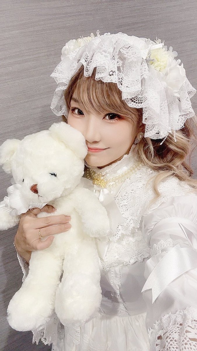 aed_devi's tweet photo. 齢50歳。
ロリータと出会ったことで、この歳でツインテール始めたら、お陰様で人生が楽しくなりました🎀🎀 https://t.co/t3TKRohlUL