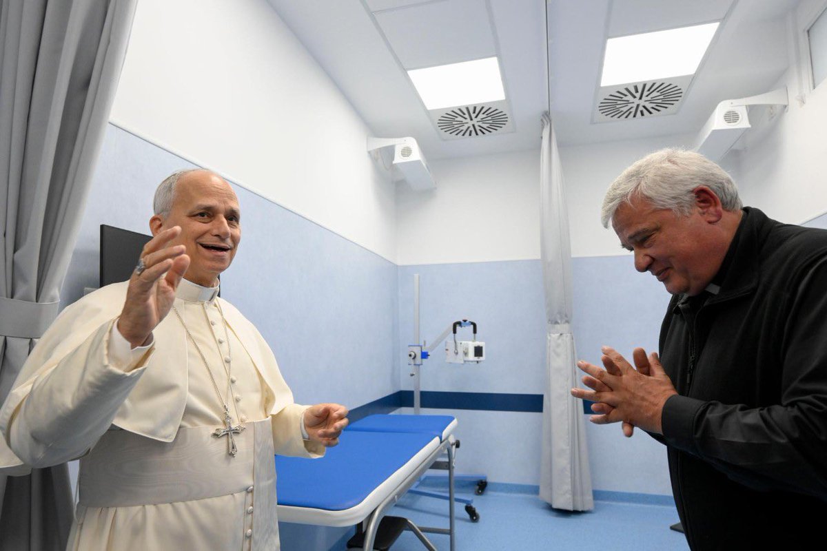 RichRaho's tweet photo. Pope Leo XIV has inaugurated the operation of a modern outpatient clinic for the poor and homeless—the St. Martin's Clinic. It is located in the Vatican under Bernini's colonnade. It will help diagnose and treat the most common diseases affecting people living in poverty. https://t.co/dGOeIc0TR2