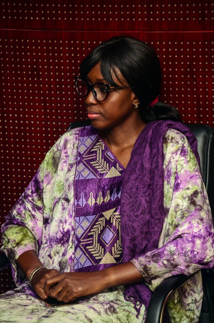 Chaque matin, nous nous levons, peu importe notre état physique ou mental. Même avec peu d'énergie, nous devons continuer à avancer.
🫡😎