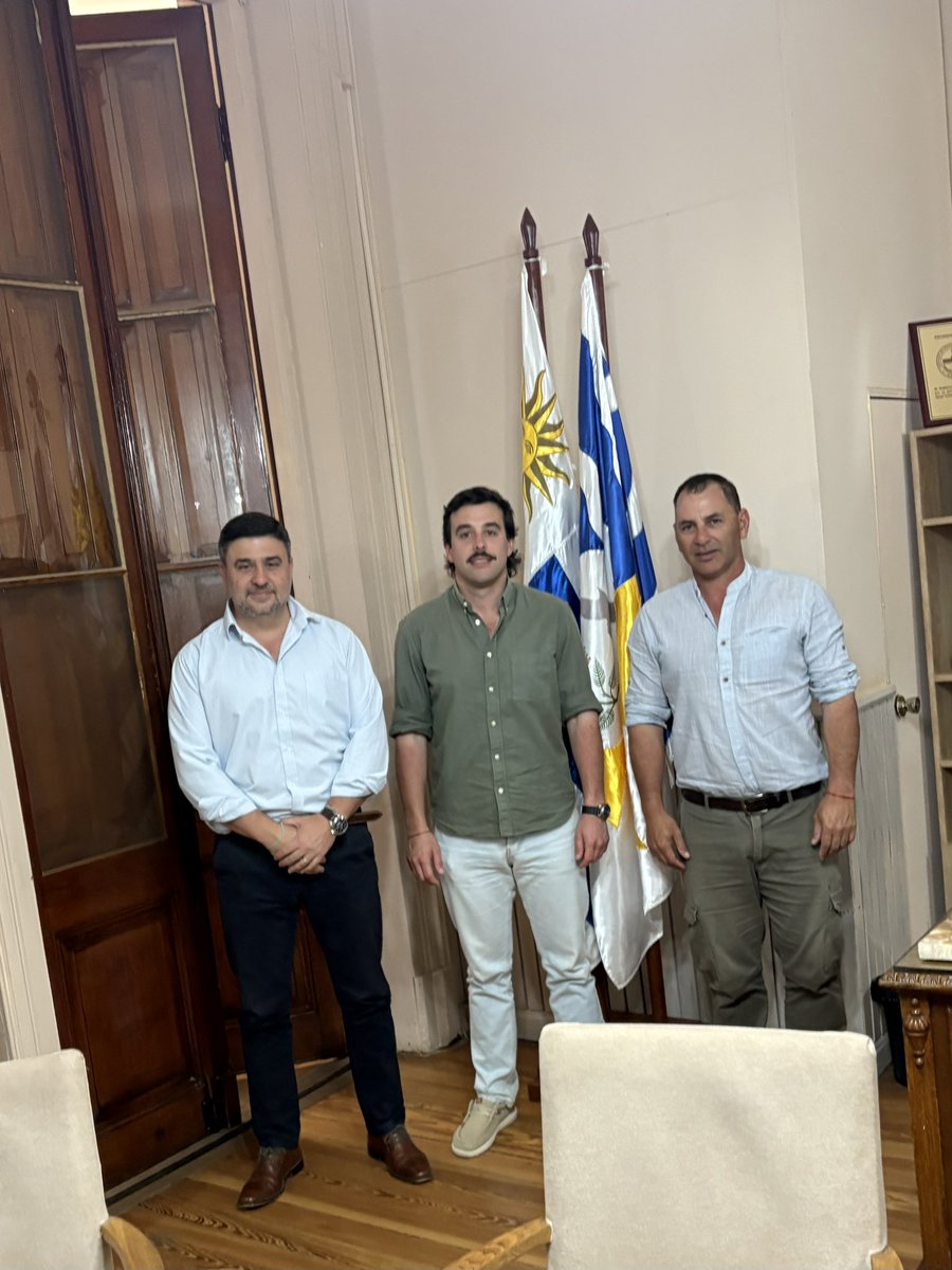 📍Treinta y Tres

Nos reunimos con la Sociedad Fomento de Treinta y Tres y con autoridades de la Intendencia. Intercambiando y escuchando de muchos temas de la zona.