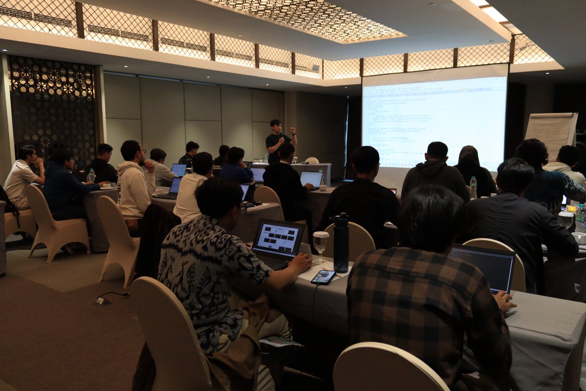 BrainmaticsID's tweet image. Menutup Jumat ini dengan update dari hari terakhir In-House Training Oracle PL/SQL Fundamentals bersama DJPb Kemenkeu RI.
Terima kasih atas semangat dan partisipasinya selama pelatihan berlangsung. Semoga ilmunya bermanfaat.
 #OraclePLSQL #TrainingITJakarta #DJPbKemenkeu