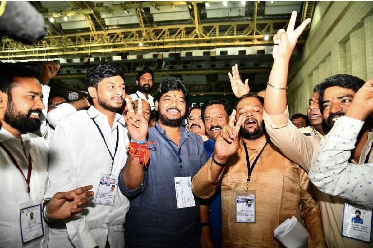 तेलंगाना प्रदेश के उपचुनाव में #JubleeHills विधानसभा से कांग्रेस प्रत्याशी भाई <a href="/naveenyadav_inc/">V.NaveenYadav</a> को शानदार जीत की हार्दिक बधाई एवं स्वर्णिम भविष्य की शुभकामनाएँ 💐✌️👍
<a href="/NAVEENYADAVINC/">NaveenYadav For Jublieehills</a> <a href="/INCIndia/">Congress</a>