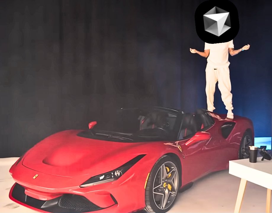 lucas_montano's tweet image. Vibe Coders arriving at Xmas family gathering this year