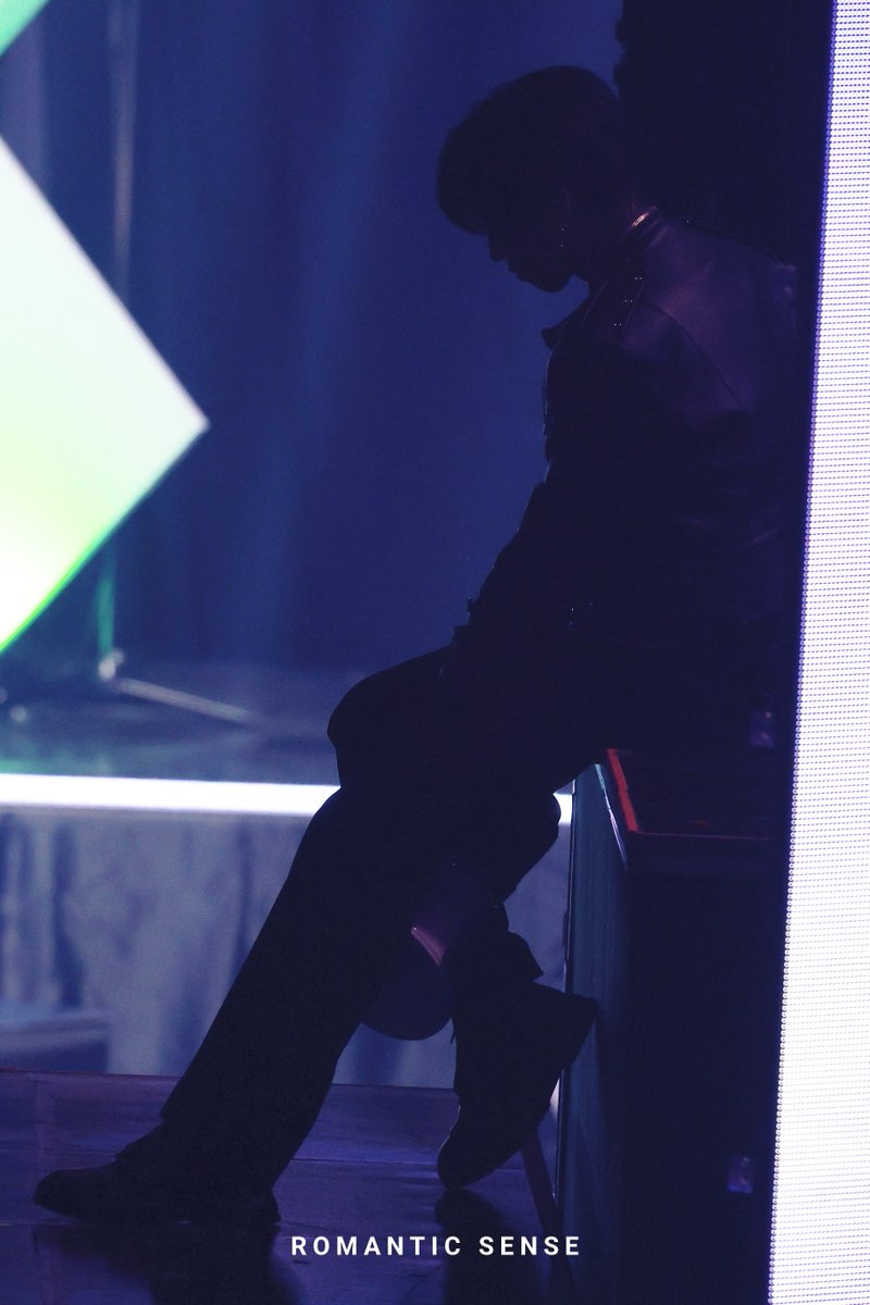 251114 KGMA #선우 #SUNWOO #더보이즈 #THEBOYZ

확성기 들고 솔로 준비하던 선우🥹🥹🥹