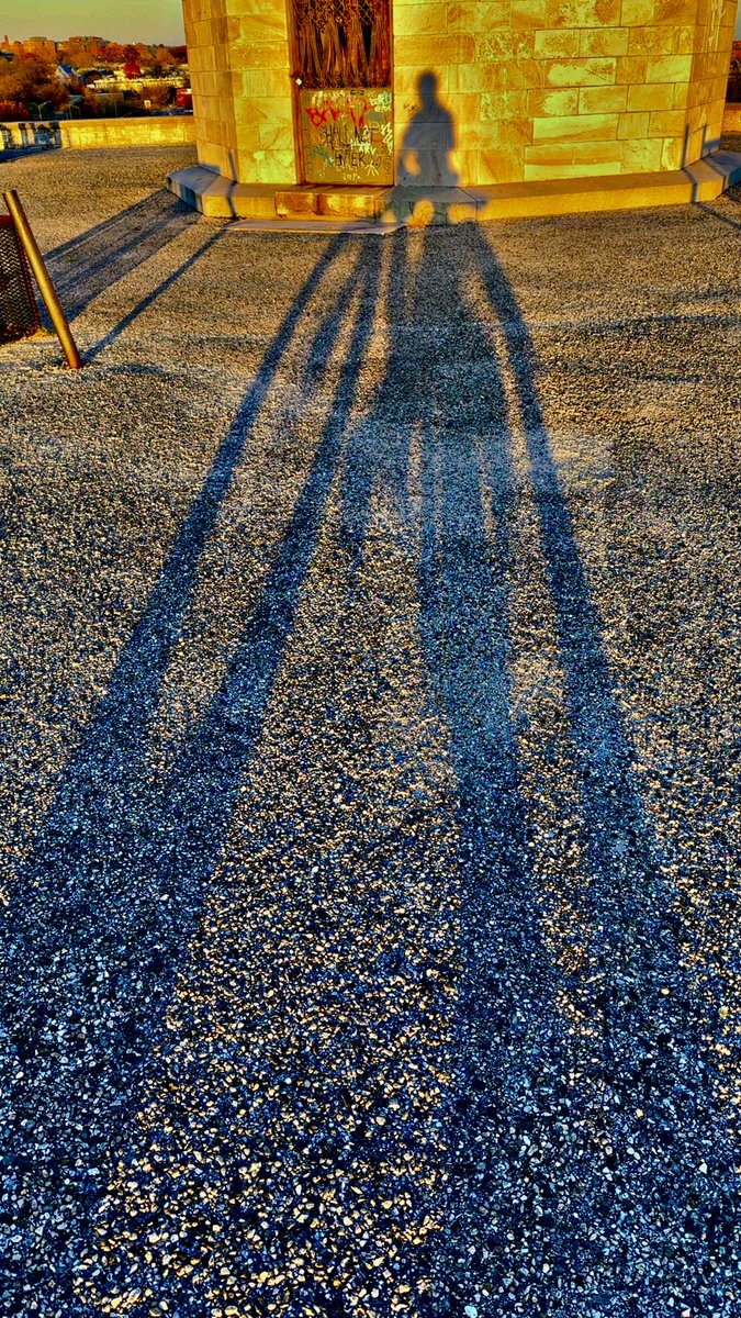 JohnnyRayBee's tweet image. Shadow game on point ...
