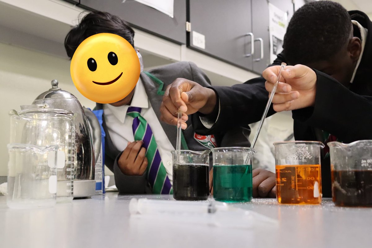 CHSBScienceDept's tweet photo. Science Club in full flow. Brilliant turn out from both Ks3 and KS4 https://t.co/mwjBHA9Ox5