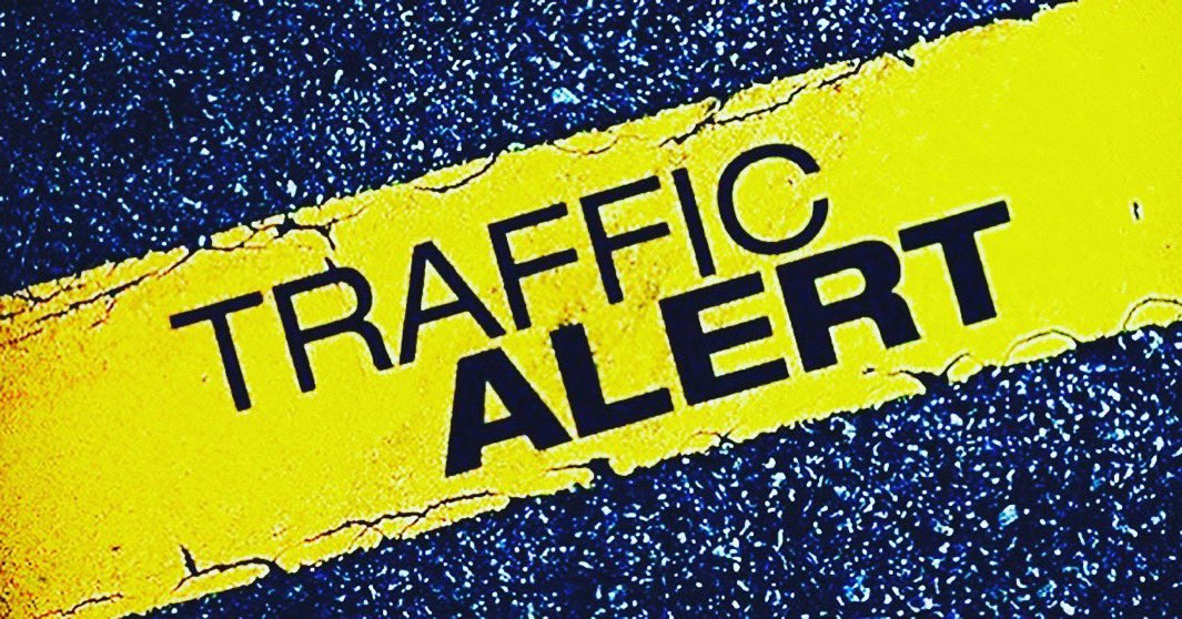 HCSO_TerryGarza's tweet image. Traffic alert:  US-90 Crosby Fwy. westbound at Oates.  All lanes affected due to a major crash - heavy truck vs passenger car - confirmed fatality.  @HPD and other first responders are on the scene.  Avoid the area.  You should find an alternate route.  @HCSOTexas @SheriffEd_HCSO…