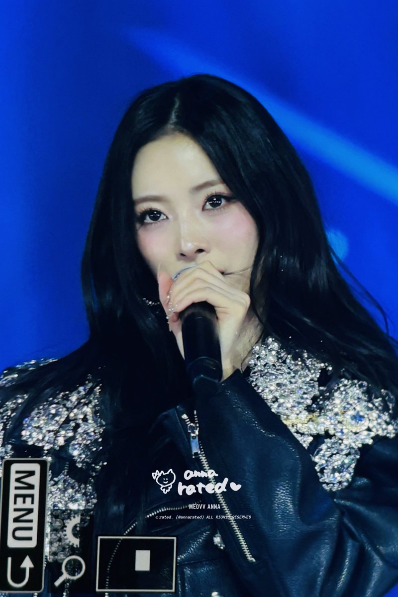 251114 KGMA

#ANNA #안나 #MEOVV #미야오