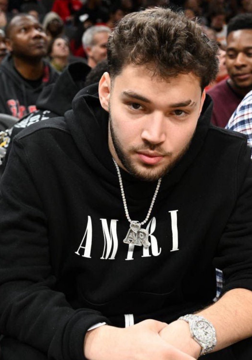 CULTURE VULTURES

IF YOU DON’T LOVE BLACK WOMEN
YOU CAN’T LOVE BLACK PEOPLE
BLACK ART BLACK MUSIC
BLACK CULTURE NONE OF THAT

BECAUSE ALL OF OUR SHIT COMES FROM THE BLACK WOMAN