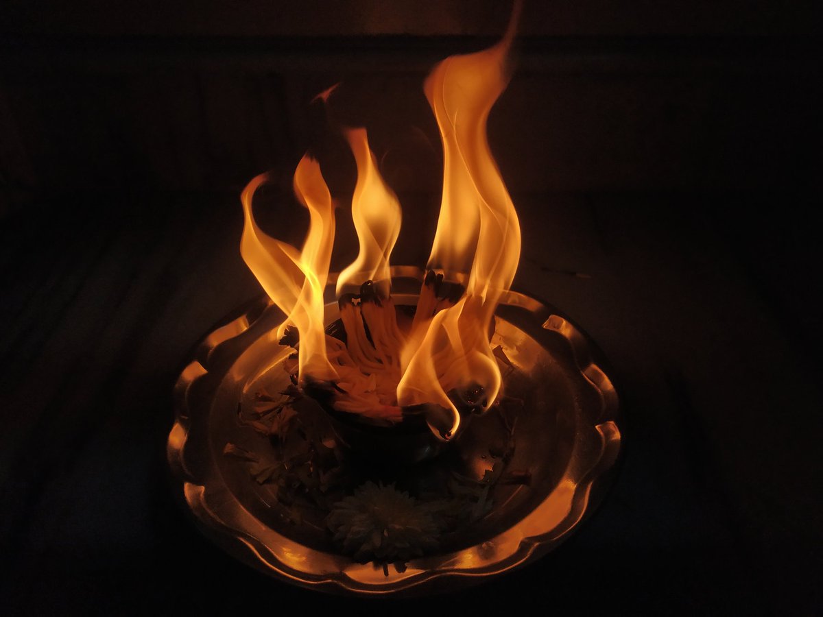 Theme FIRE….

Be the fire that refuses to burn out…..
QP/Share Fire…
#theme_pic_India_agni 🔥🔥