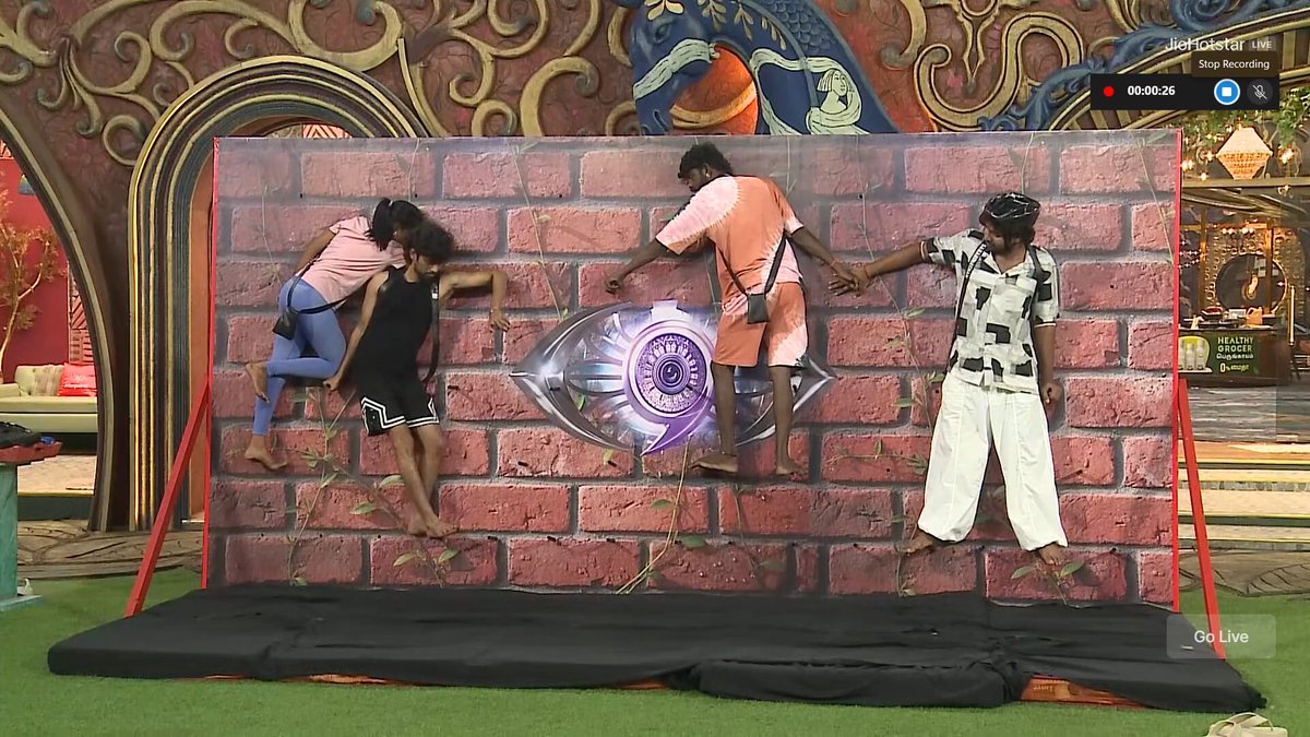 Unstoppable subiksha . this game was not fair for capataincy participants . but revealed all toxic contestants mind even sandra you got exposed . they couples did direct nomination they can't take subi to win captaincy #BiggBossTamil9 #BiggBossTamil #Sandra #Subiksha