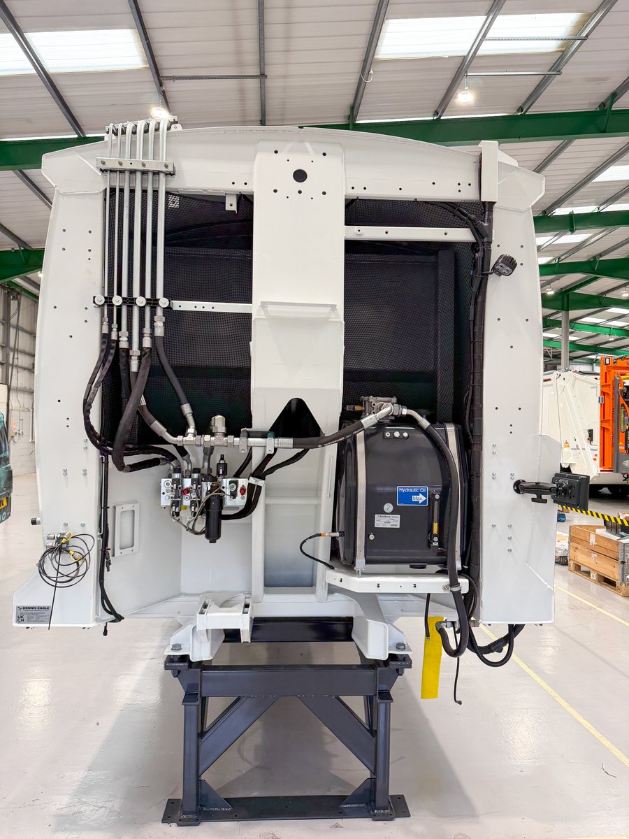 Creative Vehicle Wrapping tweet media