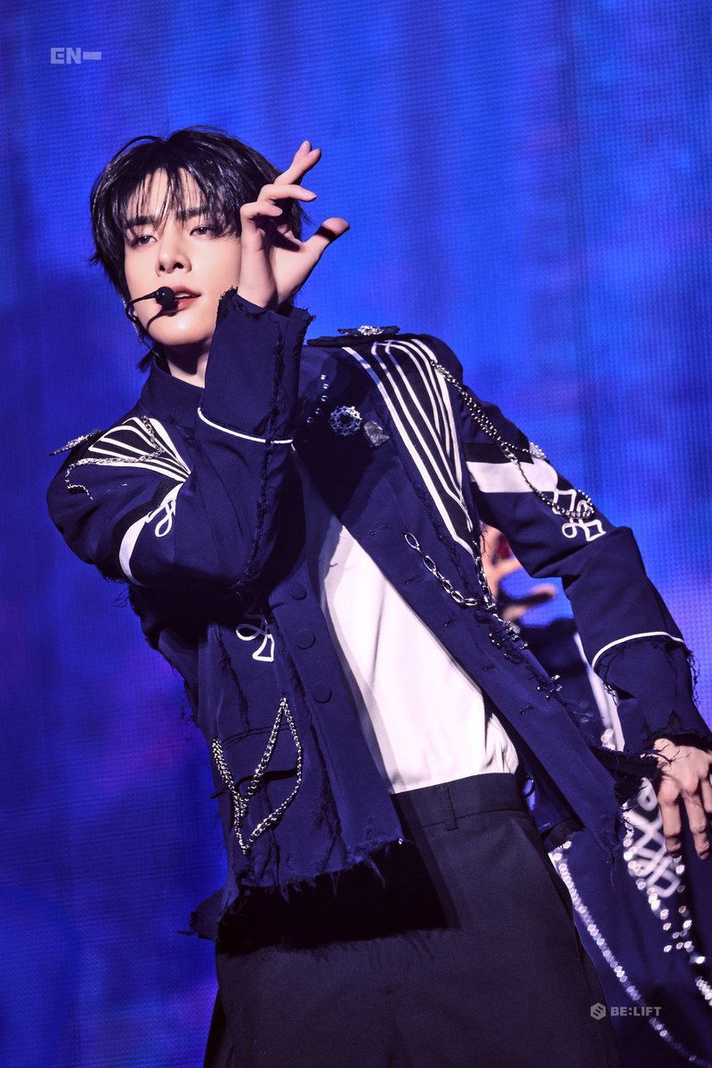 15ARCHIVEz's tweet image. WALK THE LINE PHOTO SKETCH 
#제이크 #JAKE