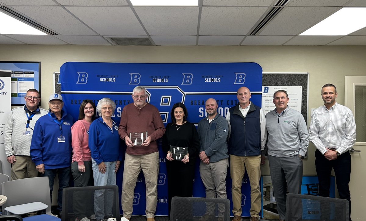 KEMIworkerscomp's tweet image. Congratulations! Breathitt County Schools is a two-time recipient of the KEMI Destiny Award for Workplace Safety. Thank you for making safety an essential centerpiece to your continued success. #worksafe #safetyfirst #workplacesafety #BreathittCountySchools