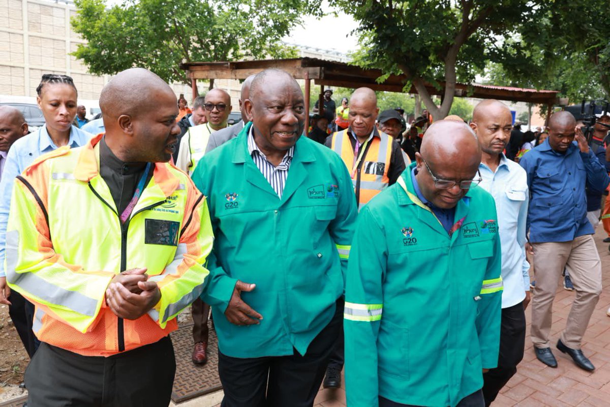 PresidencyZA's tweet photo. ๐ธ President @CyrilRamaphosa at Walter Sisulu Square in Kliptown, Soweto, to join the CEO-City Cleanup Programme activation - a key initiative by the City of Johannesburg in Partnership with the Private Sector.
#CEOsCleanUpJoburg
#TheJoburgWeAllWant https://t.co/NyH8Fddjvv