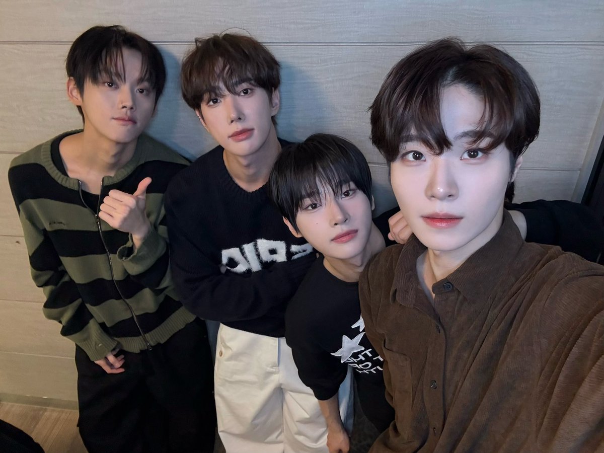 onepact_'s tweet image. [💙_ #원팩트]

앤하트는 이번 주 어떻게 보냈어?
우리는 앤하트 너무너무 보고 싶었는데😳
요즘 저녁에 쌀쌀하니까 꼭 따뜻하게 입고 다녀‼️

#ONEPACT #원팩트