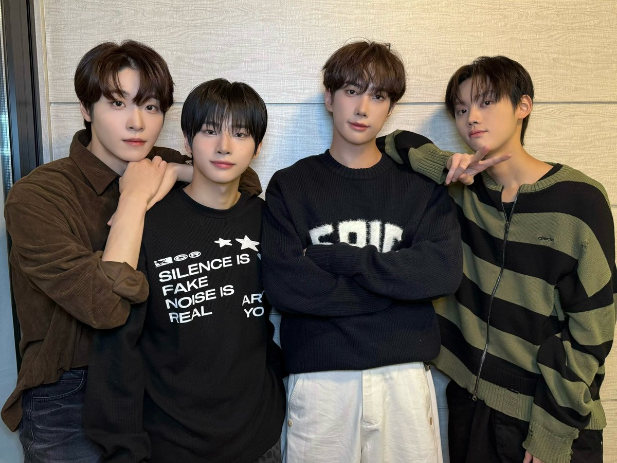 onepact_'s tweet image. [💙_ #원팩트]

앤하트는 이번 주 어떻게 보냈어?
우리는 앤하트 너무너무 보고 싶었는데😳
요즘 저녁에 쌀쌀하니까 꼭 따뜻하게 입고 다녀‼️

#ONEPACT #원팩트