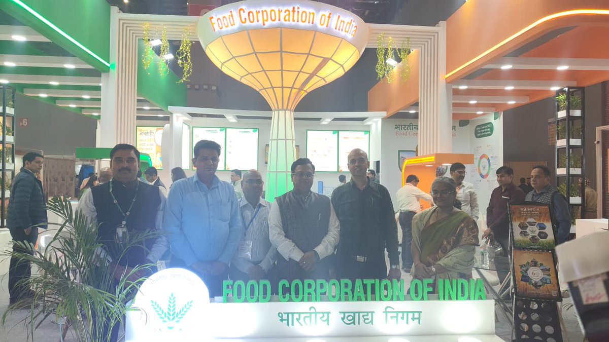 FCI_NorthZone's tweet image. &quot;Exciting news! 🚨 FCI&apos;s stall at #IITF2025 is now open! Hon&apos;ble CMD, ED (North), CGM(N) &amp;amp; GMs engaged with visitors, showcasing FCI&apos;s commitment to innovation &amp;amp; nation-building. Don&apos;t miss out! Visit Hall No. 6, Bharat Mandapam (Nov 14-27).
 #FCI