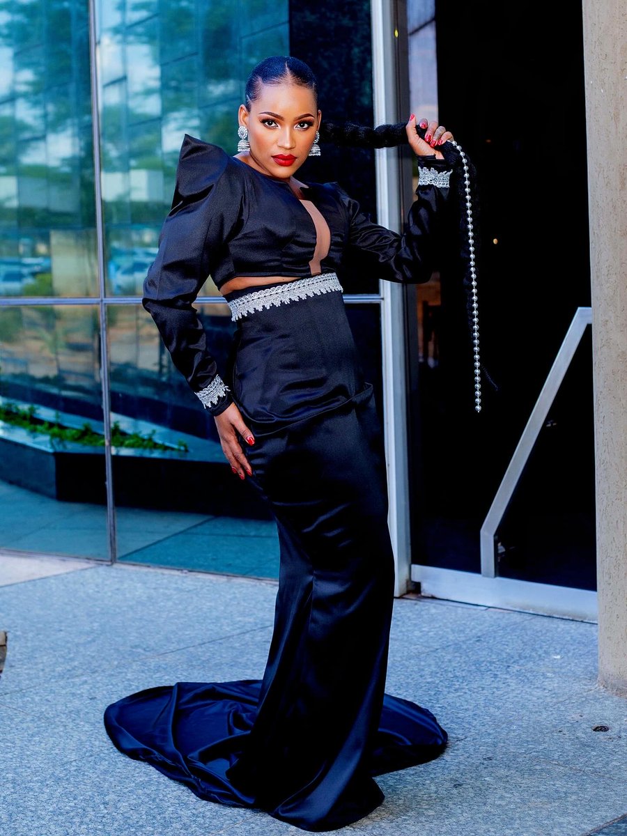 Btv flavadome tonight

Dress by Grandeur Glamour
Styledby <a href="/tsholo_dikobe/">Tsholo Dikobe (The Khoi-fro)</a>