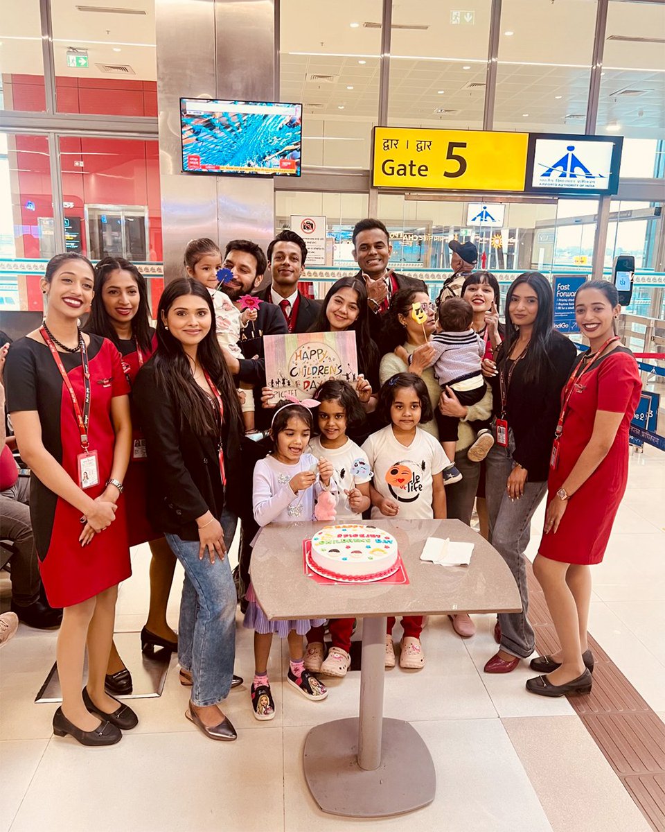 flyspicejet's tweet image. The skies felt a little brighter, the smiles a little wider, and the hearts a lot fuller as our crew and little flyers celebrated Children’s Day the only way we know how, with laughter, warmth, and wings that dream big. ❤️✈️

#flyspicejet #spicejet #HappyChildrensDay…