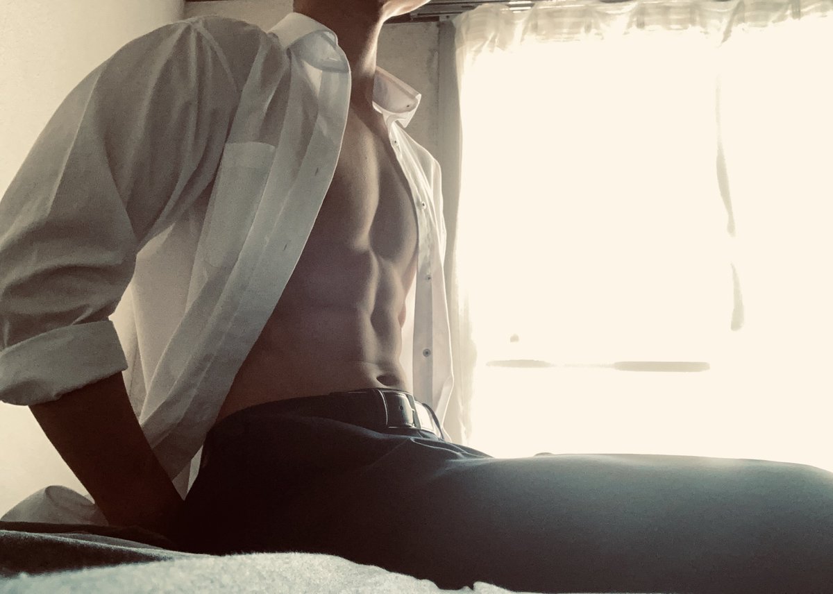 𝑛𝑎𝑡𝑢𝑟𝑎𝑙 𝑙𝑖𝑔ℎ𝑡