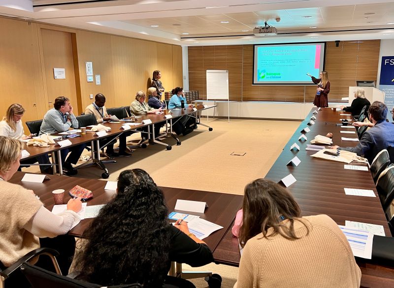 Febelfin's tweet image. 🎓Febelfin a participé à la Journée de l’#éducationfinancière organisée par la @FSMA_info/@Wikifin_FR, où nous avons animé plusieurs workshops autour de la plateforme #Banqueenclasse, avec un focus sur les arnaques en ligne et les mules financières. banqueenclasse.be