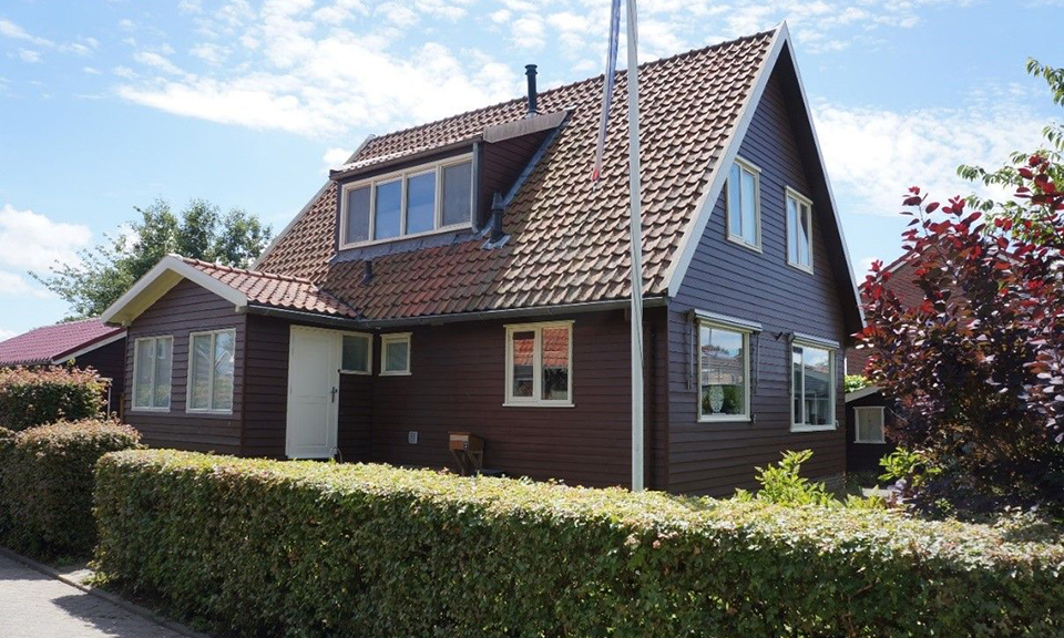zuid_holland's tweet image. 45 Geschenkwoningen, ons vanuit diverse Europese landen geschonken na de Watersnoodramp van 1953, worden Rijksmonument. Goed voor herdenken, erkenning en behoud van deze symbolen van solidariteit. zuid-holland.nl/actueel/nieuws…

@MeindertStolk @RCE_erfgoed @Erfgoedstem @erfgoedhuiszh