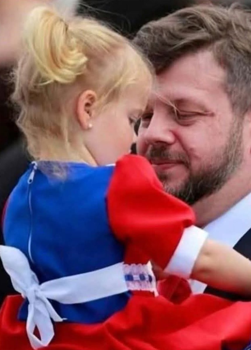 Nuestro futuro Presidente de Chile💪🇨🇱
Yo voto 4K✅
Y tú ❓ 
Responde 
A. Absolutamente 
B. No