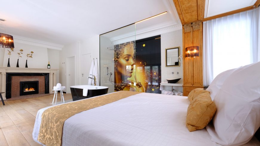 LoxoneUK's tweet image. At this hotel, Loxone keeps every room perfectly set. Lighting, heating and climate adjust automatically, creating an ideal environment for guests. 

👉 Read more:bit.ly/4nVUYCD 

#Loxone #BuildingAutomation #LoxoneReference