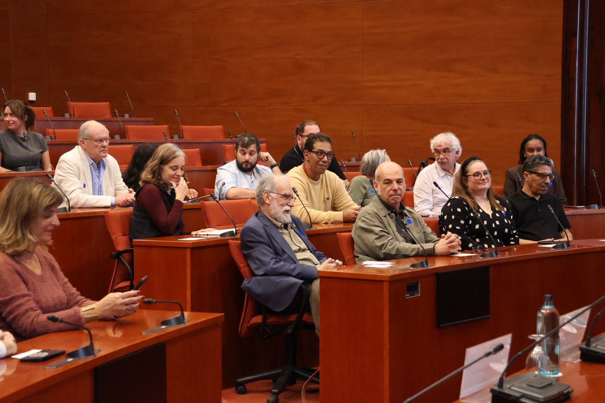 El Parlament commemora el cinquantè aniversari dels Acords tripartits de Madrid, amb què Espanya va cedir el Sàhara Occidental

🔗Més informació: parlament.cat/web/actualitat…