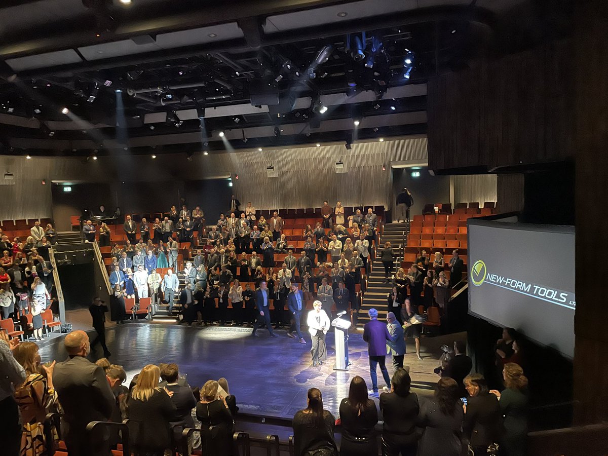 investStratford tweet media