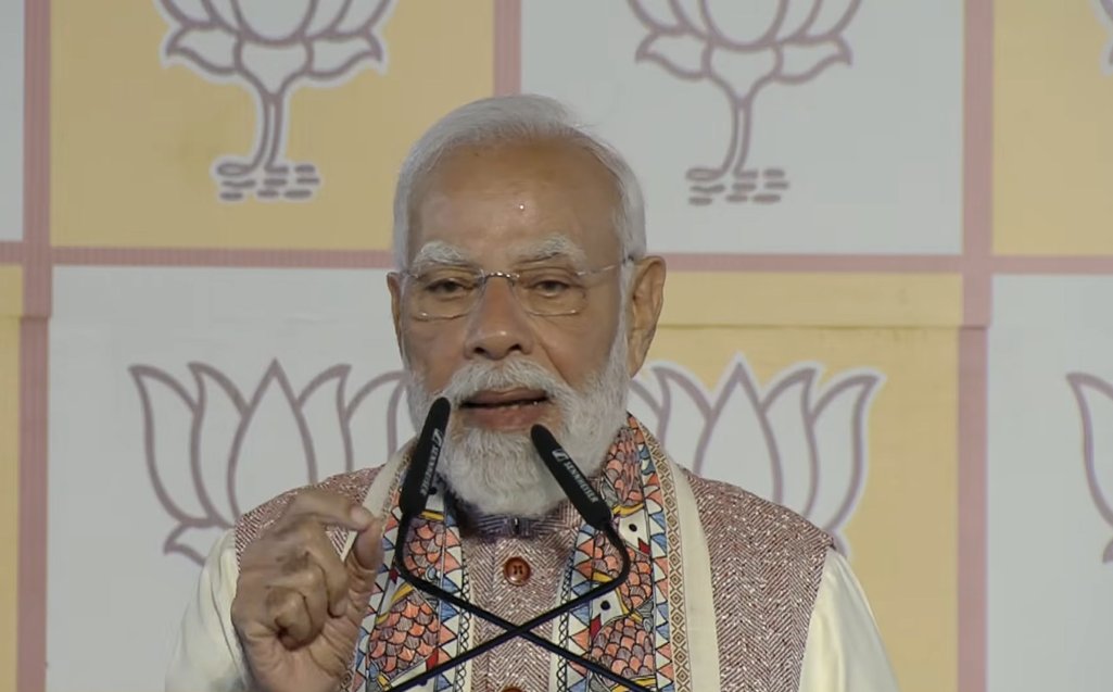 बिहार के चुनाव ने एक और बात सिद्ध की है। अब देश का मतदाता, खासतौर पर हमारा युवा मतदाता, 'मतदाता सूची के शुद्धिकरण को बहुत गंभीरता से लेता है।

बिहार के युवा ने भी मतदाता सूची के शुद्धिकरण को जबरदस्त तरीके से सपोर्ट किया है। 

अब हर दल का दायित्व बनता है कि वे पोलिंग बूथ पर
