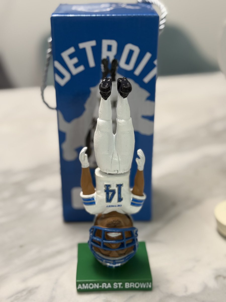 ちゃんと逆さまで、ヘルの点で接地してる(笑)