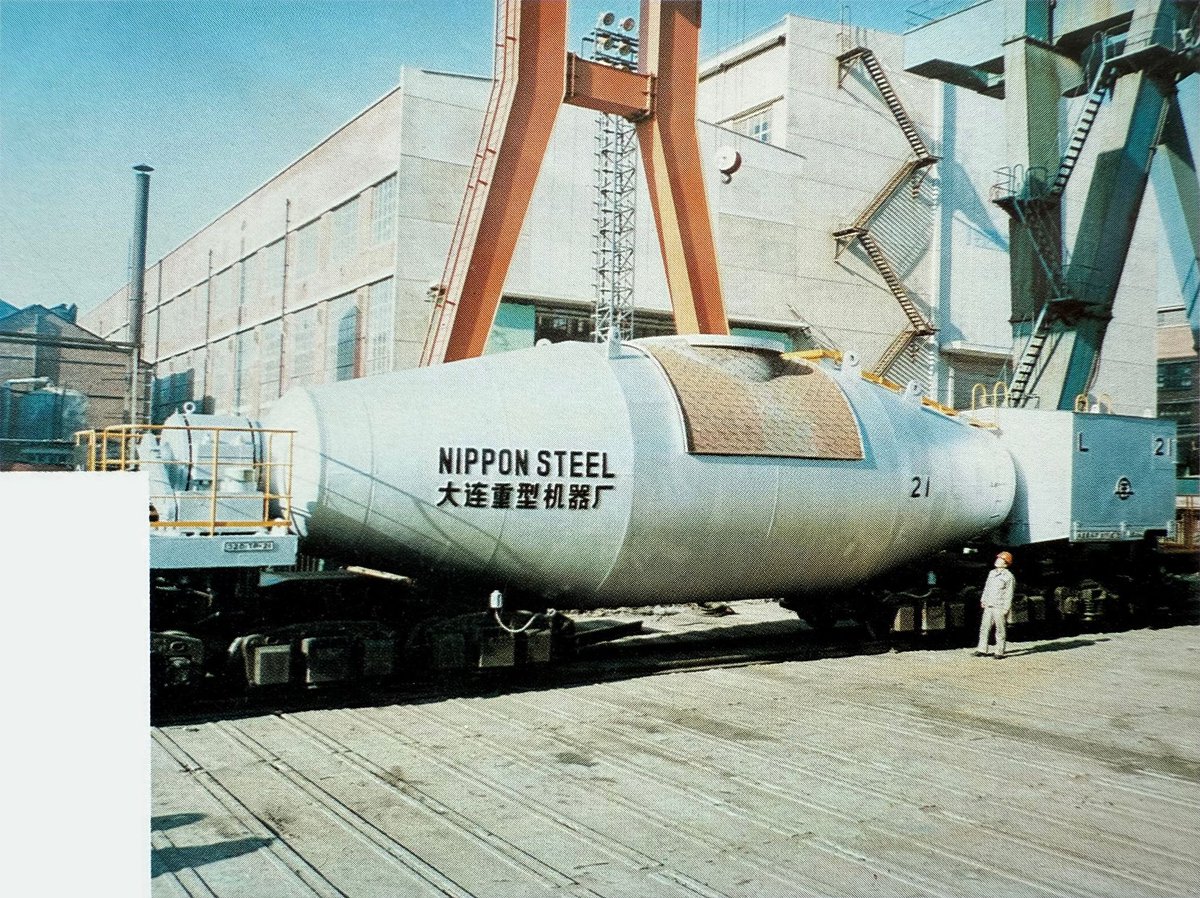 Zhuji_Car's tweet image. 宝鋼第2期の混銑車24両も新日本製鐵が受注した｡中国当局の要望により､製造は新日鉄と大連重型機器廠(現･大連重工)との合作｡
#輸出車両