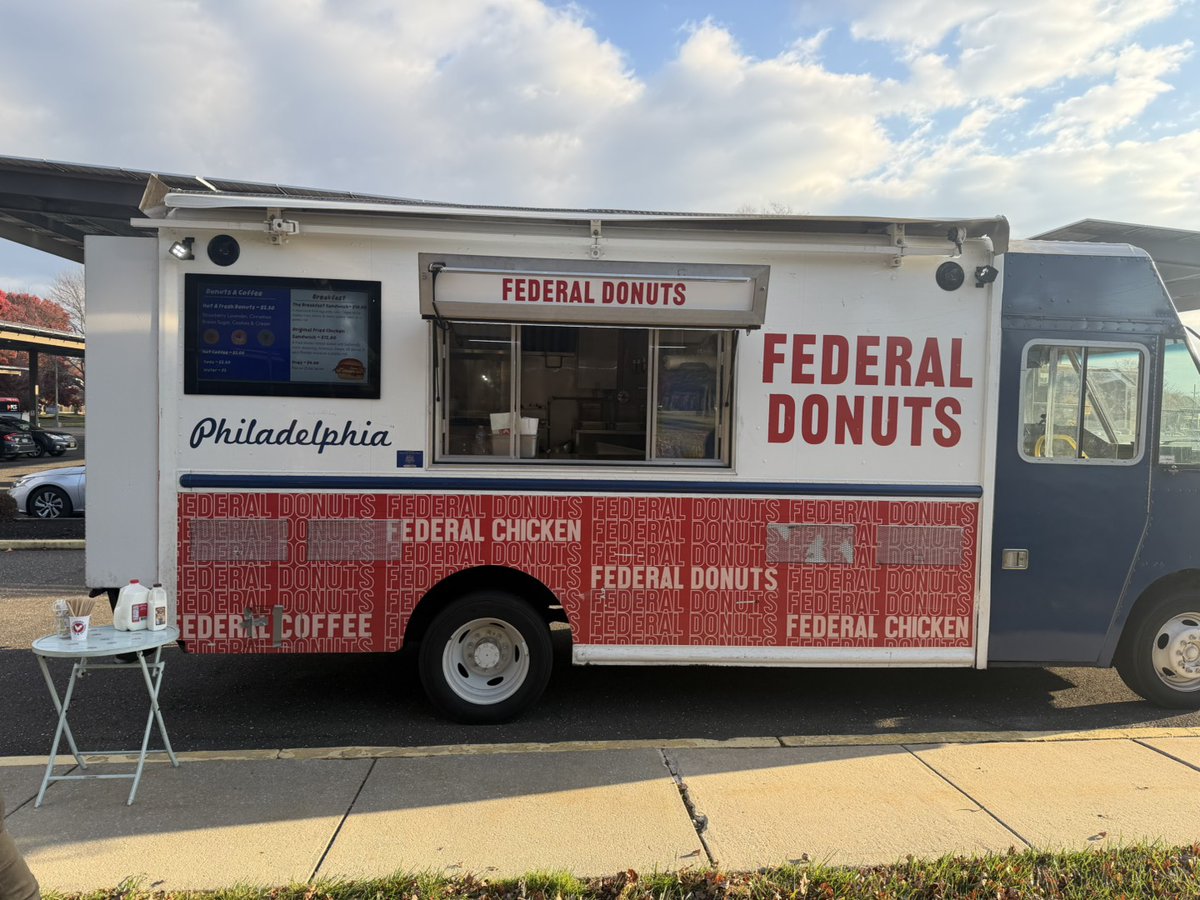 helpmePCS's tweet image. A big thank you to @FederalDonuts for feeding the PCS team yesterday! 🍩🔥

Still running on that sugar boost, and it shows.
We appreciate you!
#helpmepcs #managedIT #PCSTeam #federaldonuts