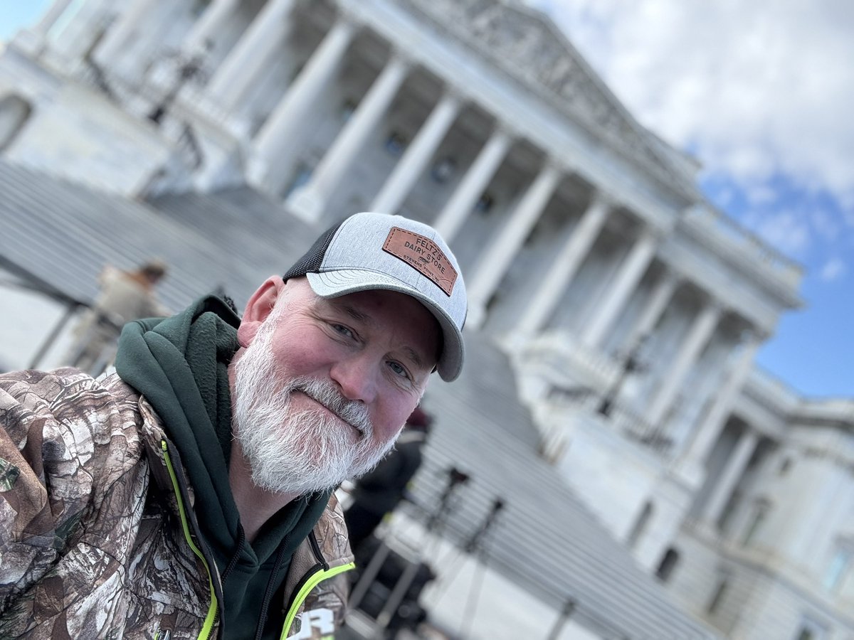 Derrick Van Orden tweet media