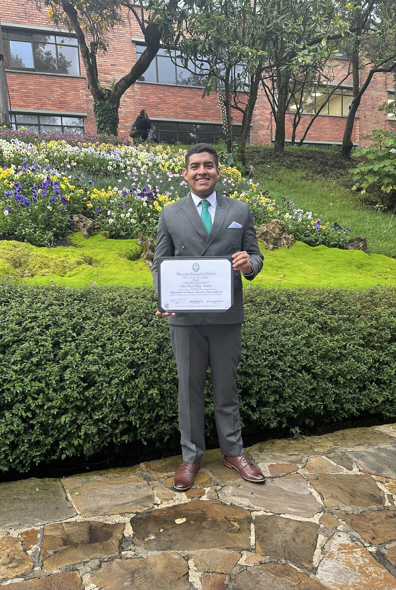 LuisDavidOn's tweet photo. Graduado como especialista en Ciencias Penales y Criminológicas de la Universidad Externado de Colombia. 

Gracias a Dios, a la vida y a mis padres. https://t.co/Bydzx1SBq1