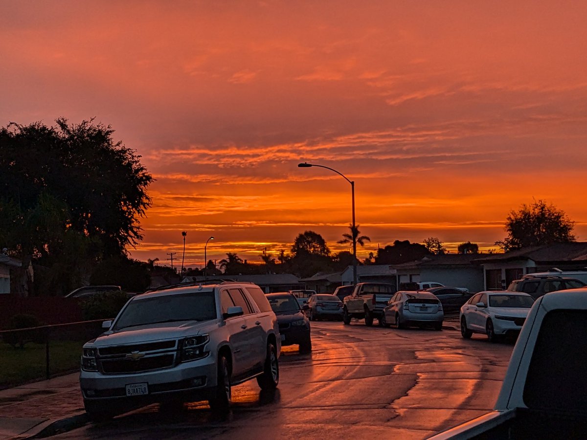 gregsandiego's tweet image. Suburban sunrise San Diego