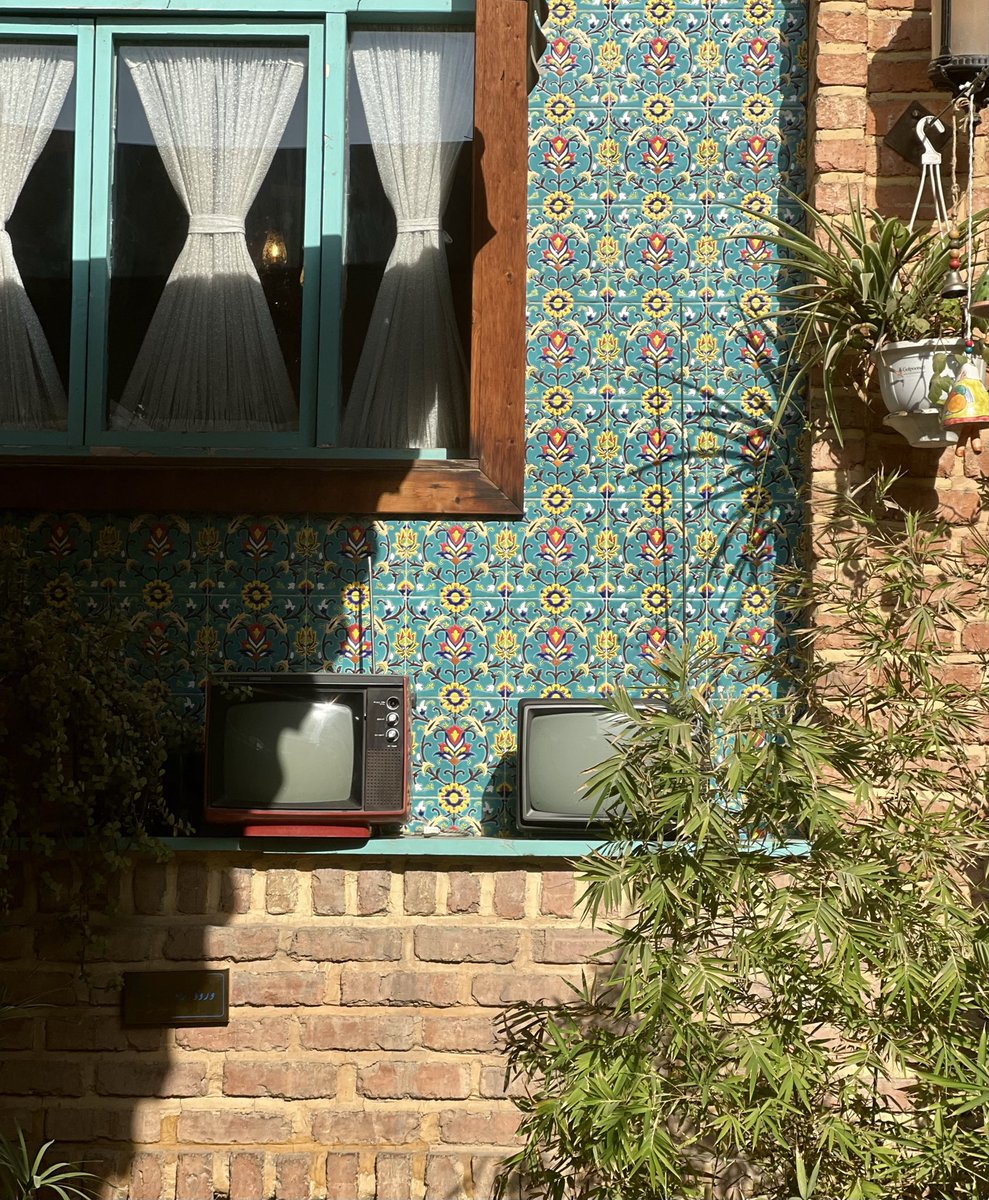 عمری گذشت و ساخته‌ام با نداشتن
ای دل! چه خوب بود تو را هم نداشتم
بیابانکی