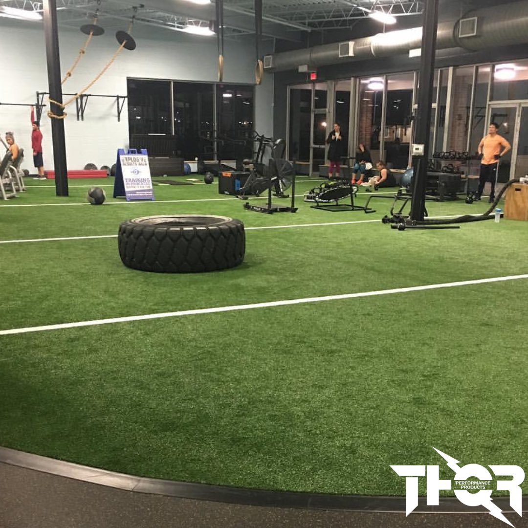 ThorPerformance's tweet image. If the facility you’re designing has any group training or functional elements, the right turf selection is the best place to start - since it’s the biggest piece of equipment you will have.

#flooredbyTHOR #ThorPerformanceProducts #artificialgrass #flooring #interiordesign #gym