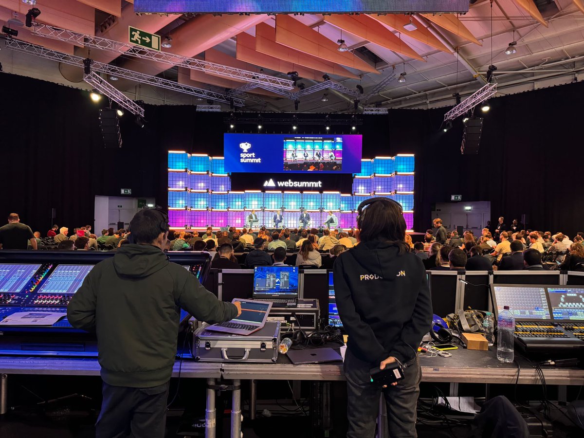 Kulübümüz, dünyanın en büyük teknoloji etkinliklerinden Web Summit Lisbon’da; Sporting Lisbon ve Atlético Madrid’in dijital liderleriyle aynı sahnede yer alarak konuşma yapan ilk Türk spor kulübü oldu.

Detaylar için 👉 galatasaray.org/haber/galatasa…