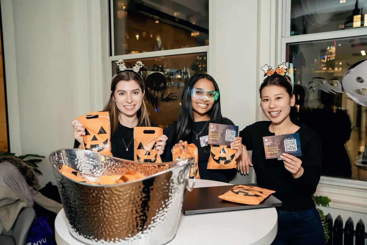 alumniventures's tweet image. Thanks to everyone who joined us for the 2nd Annual Hardtech Halloween! 🎃

NYC’s hardtech community brought incredible energy — founders, builders, and investors driving innovation in hardware, energy, robotics, and beyond.

#AlumniVentures #Hardtech #Innovation…