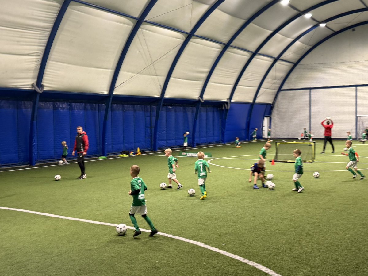 m_stefanowski's tweet image. 📸 Kilka kadrów z wczorajszego treningu Lechia Schools Gdańsk–Wrzeszcz! 🇳🇬