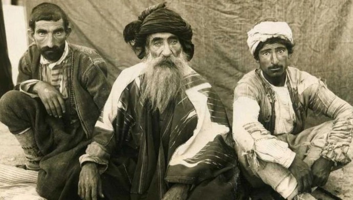 Seyîd Rıza'nın mezar yeri açıklansın: Gidersem gözüm açık kalacak

Resmî kaynaklara göre 13 bin, dönemin bağımsız kaynaklarının 70 bin kişinin katledildiğini belirttiği Dêrsim Tertelesi'nin üzerinden 88 yıl geçti. 

Katliamın ardından "İsyan lideri" olduğu iddiasıyla 74 yaşındaki