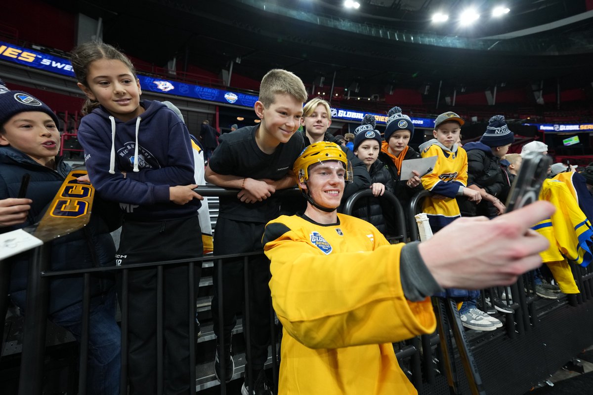 PredsNHL's tweet image. All the pictures please! 🙏

#NHLGlobalSeries