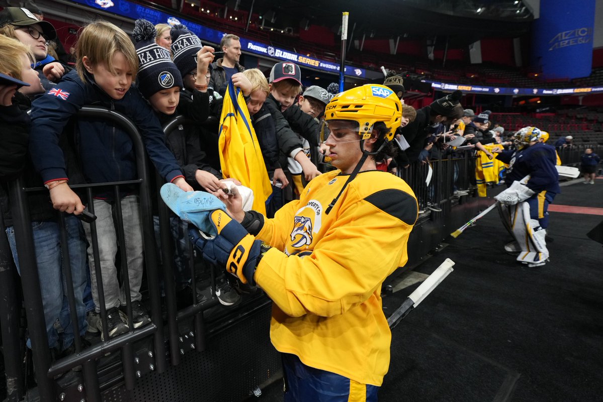 PredsNHL's tweet image. All the pictures please! 🙏

#NHLGlobalSeries