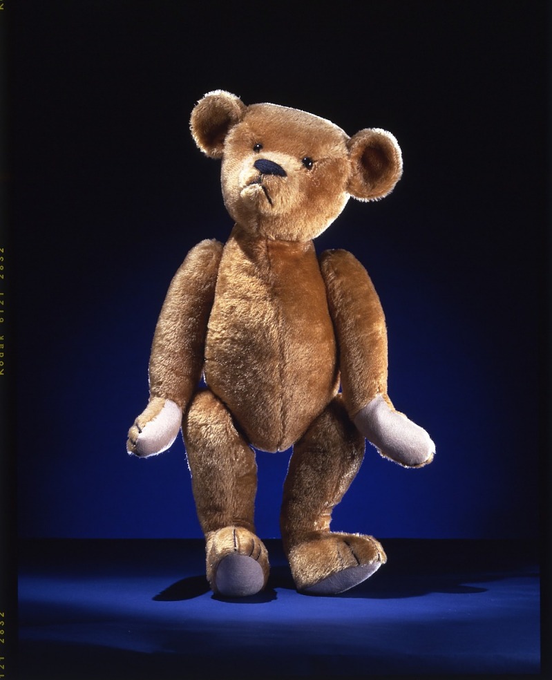 TRPresLibrary's tweet image. 📅 On This Day – November 14, 1902
The Bear Roosevelt Refused to Shoot

While hunting in Mississippi at the invitation of Governor Andrew Longino, President Theodore Roosevelt was presented with a black bear — captured, tied to a tree, and held for him to shoot.

Roosevelt…